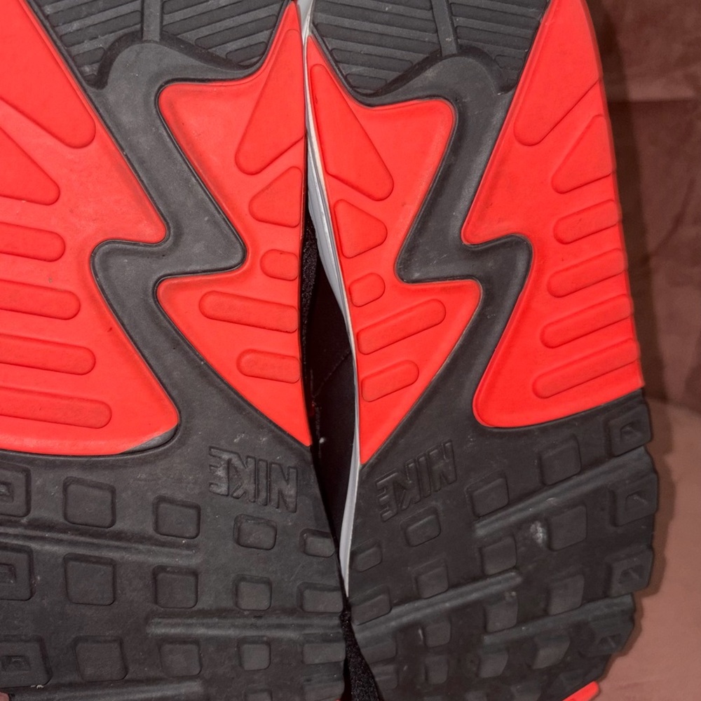Nike Air Max 90 Sneakers - Black/White/Coral - Picture 3 of 3